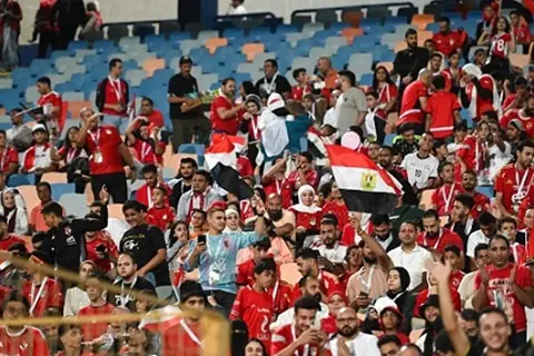 حضور جماهيري وجاهزية الملعب.. أجواء ما قبل مباراة مصر وغينيا بيساو (صور)